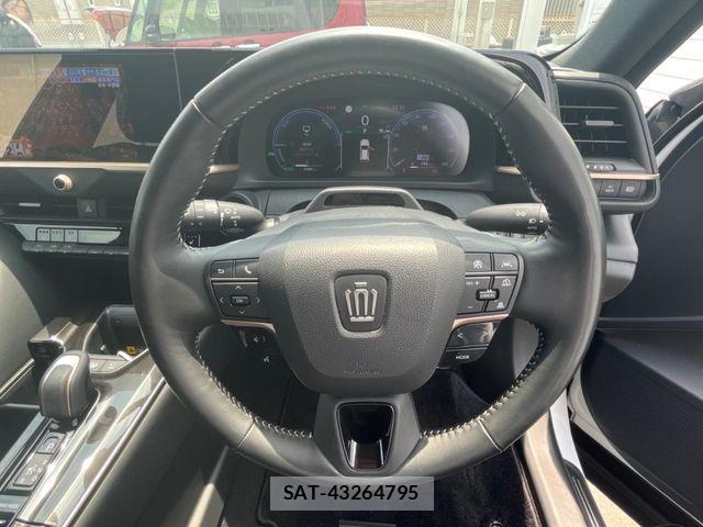 Toyota Crown Sports 2025-01 8457247-10