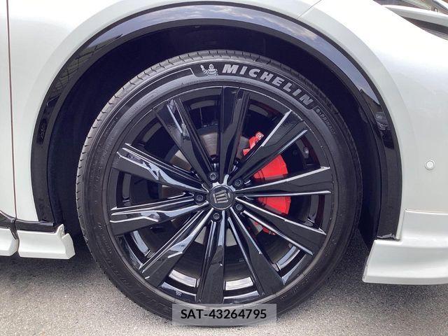 Toyota Crown Sports 2025-01 8457247-11
