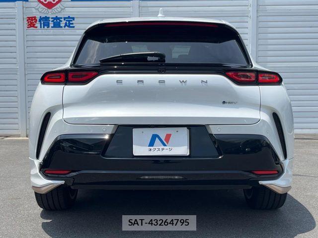 Toyota Crown Sports 2025-01 8457247-13