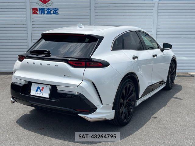 Toyota Crown Sports 2025-01 8457247-15