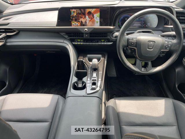 Toyota Crown Sports 2025-01 8457247-1