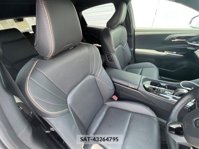 Toyota Crown Sports 2025-01 8457247-7