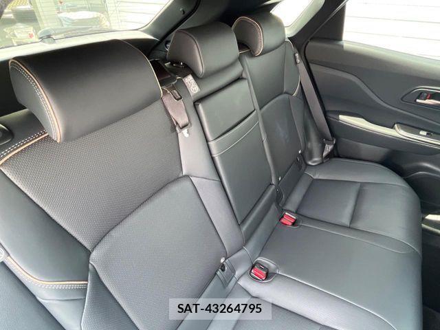 Toyota Crown Sports 2025-01 8457247-8