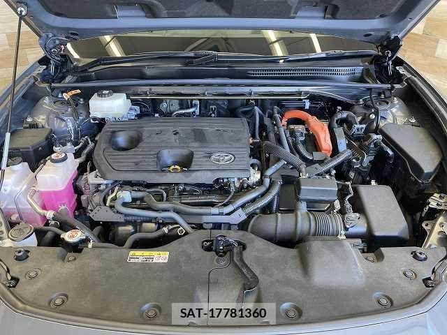 Toyota Crown Sports 2024-12 8485217-13