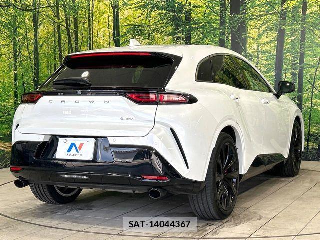Toyota Crown Sports 2024-10 8524189-16