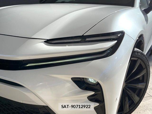 Toyota Crown Sports 2024-10 8524194-10