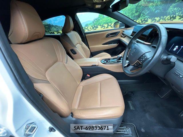 Toyota Crown Sports 2024-06 8524186-8