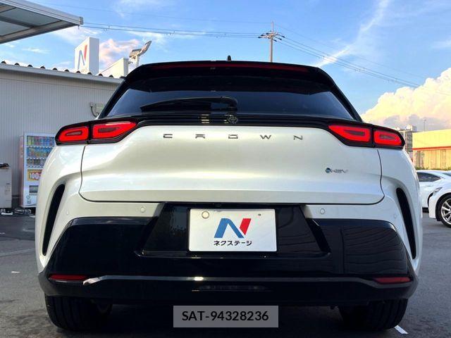Toyota Crown Sports 2025-02 8561578-15