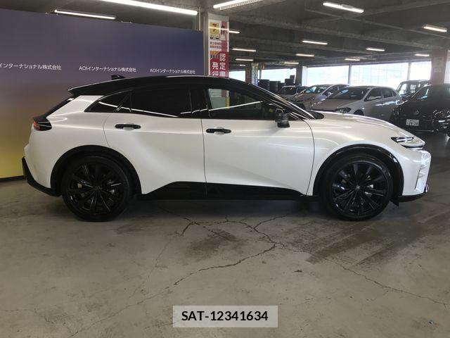 Toyota Crown Sports 2025-12 8561584-11