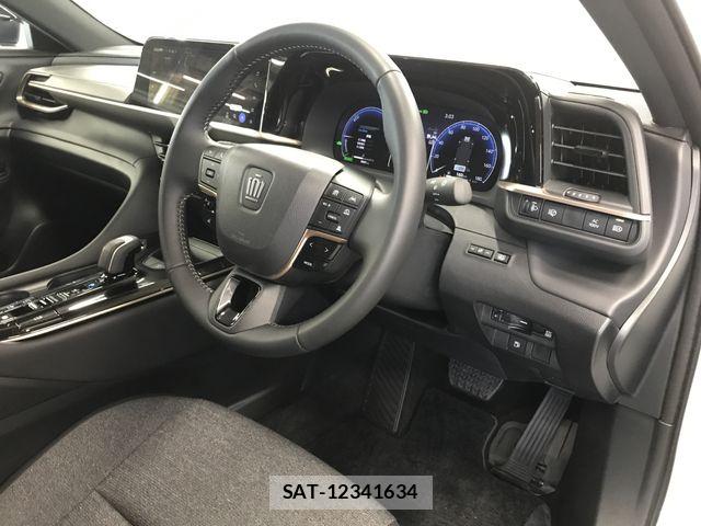 Toyota Crown Sports 2025-12 8561584-13