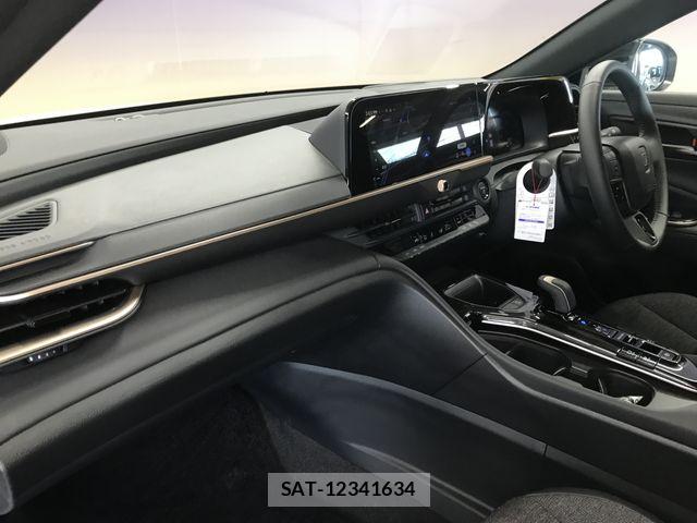 Toyota Crown Sports 2025-12 8561584-15