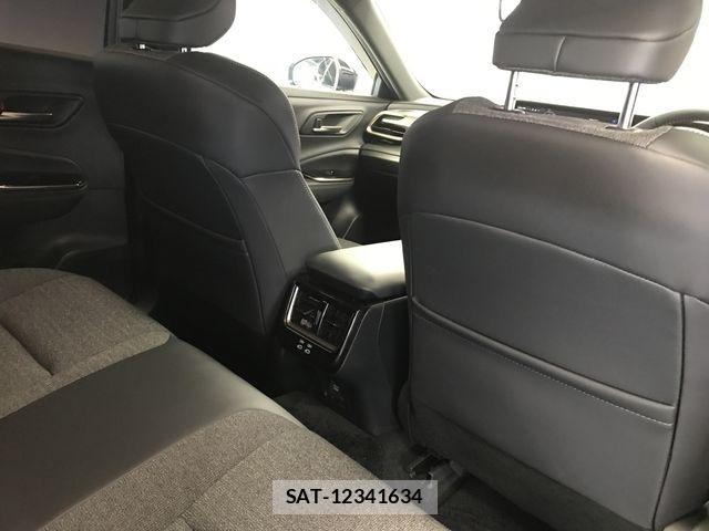 Toyota Crown Sports 2025-12 8561584-17