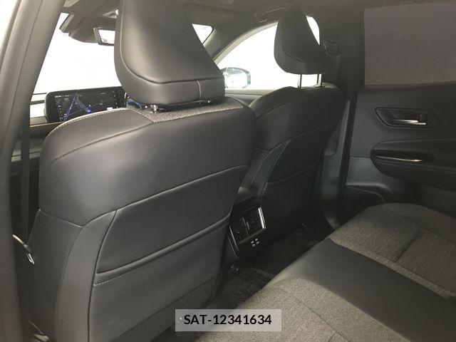 Toyota Crown Sports 2025-12 8561584-19