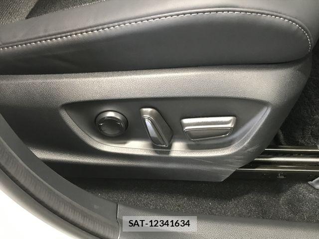 Toyota Crown Sports 2025-12 8561584-23