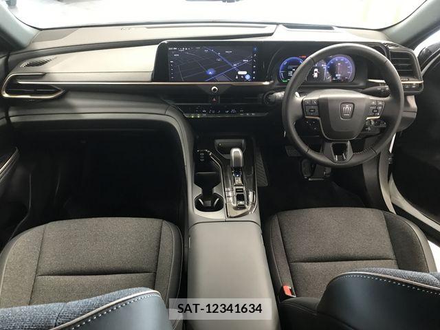 Toyota Crown Sports 2025-12 8561584-3