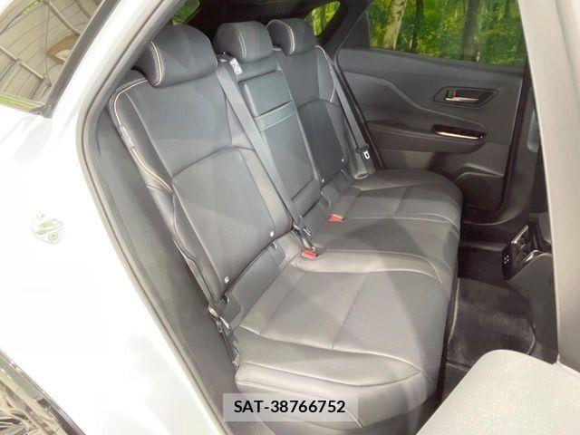 Toyota Crown Sports 2024-04 8561581-8