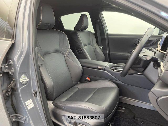 Toyota Crown Sports 2023-10 8561582-4