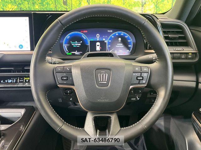 Toyota Crown Sports 2025-04 8561579-10