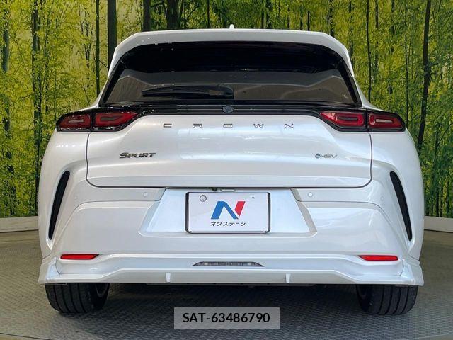 Toyota Crown Sports 2025-04 8561579-14