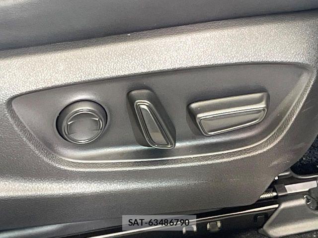 Toyota Crown Sports 2025-04 8561579-5