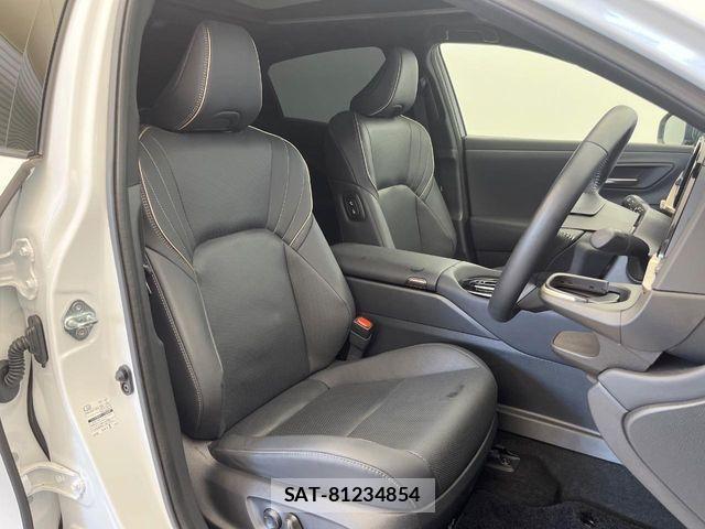 Toyota Crown Sports 2024-09 8561576-7