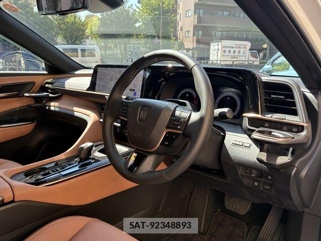 Toyota Crown Sports 2025-09 8561580-10