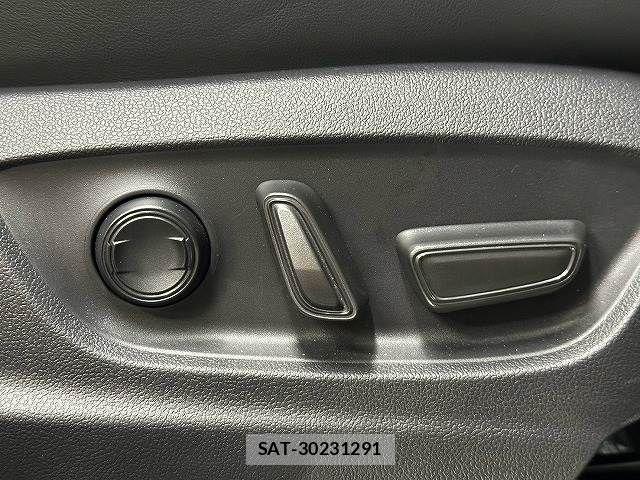 Toyota Crown Sports 2024-02 8626309-7
