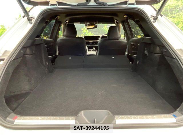 Toyota Crown Sports 2025-03 8626315-9