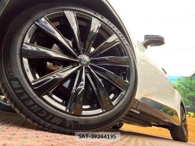 Toyota Crown Sports 2025-03 8626315-12