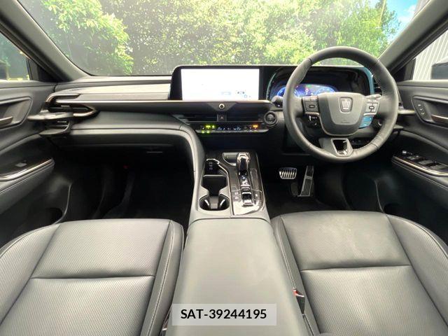 Toyota Crown Sports 2025-03 8626315-1