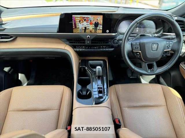 Toyota Crown Sports 2024-06 8626314-1