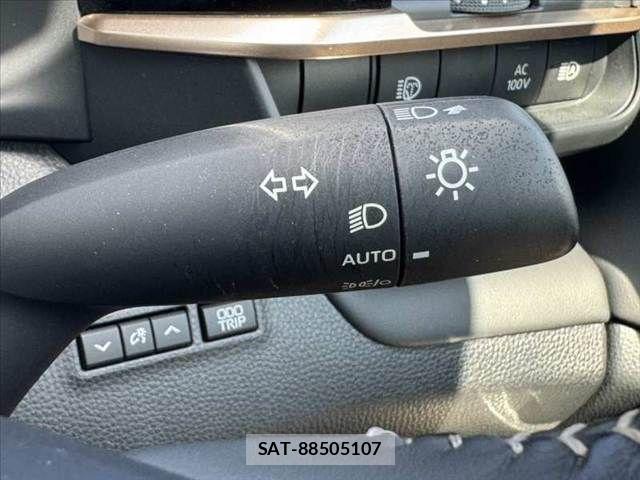 Toyota Crown Sports 2024-06 8626314-21
