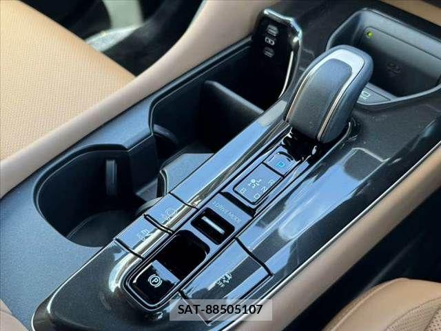 Toyota Crown Sports 2024-06 8626314-24