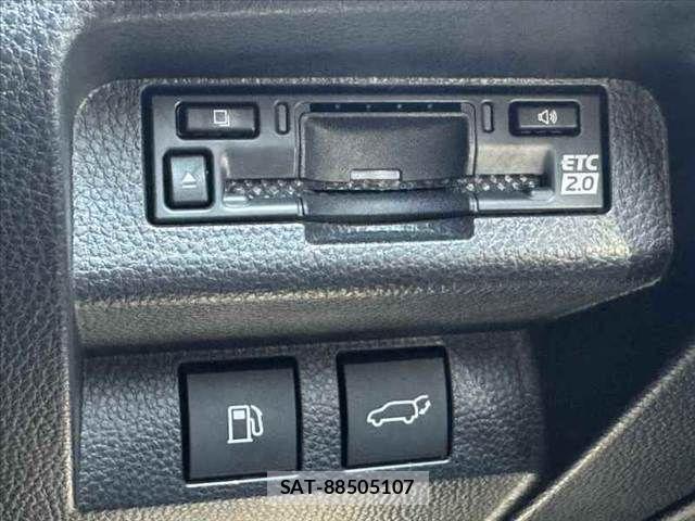 Toyota Crown Sports 2024-06 8626314-26