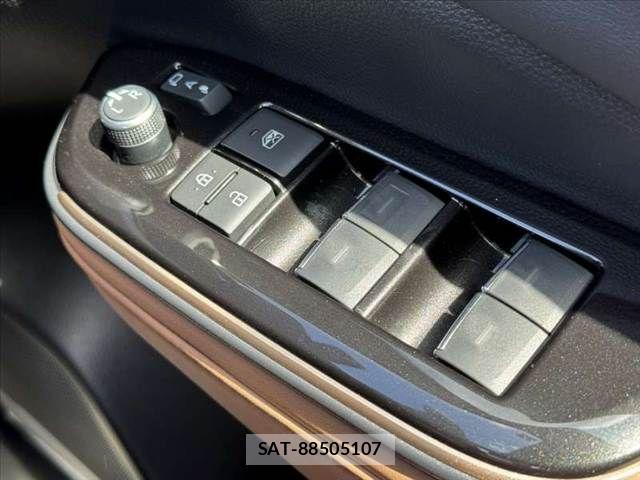 Toyota Crown Sports 2024-06 8626314-27