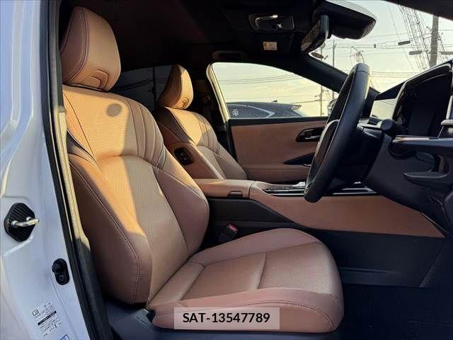 Toyota Crown Sports 2024-09 8626308-15