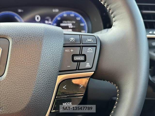Toyota Crown Sports 2024-09 8626308-26