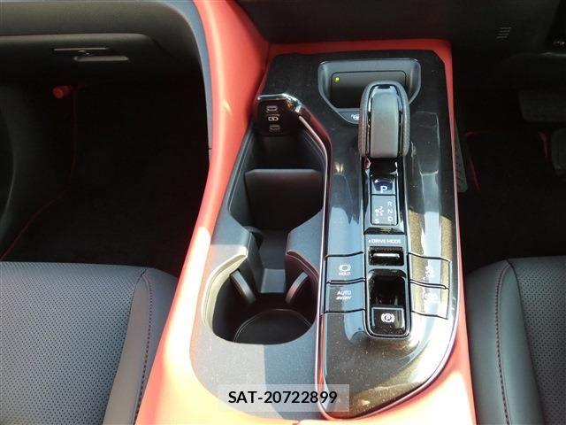 Toyota Crown Sports 2024-02 8626305-5