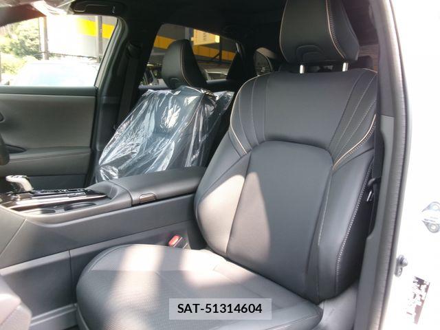 Toyota Crown Sports 2026-08 8666011-11