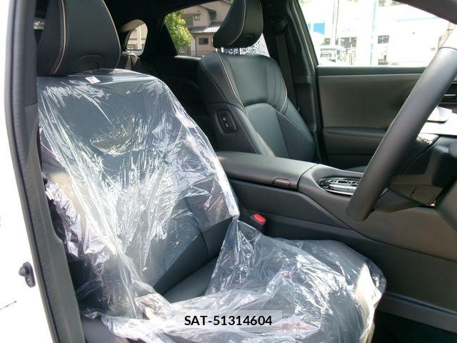 Toyota Crown Sports 2026-08 8666011-15