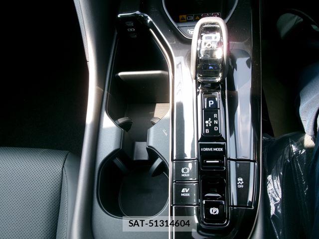 Toyota Crown Sports 2026-08 8666011-17