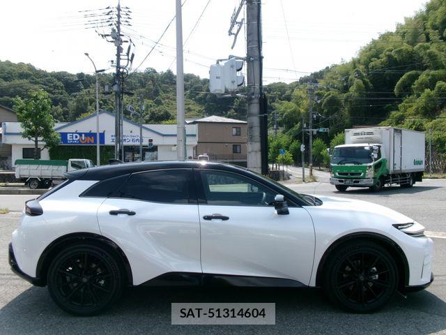 Toyota Crown Sports 2026-08 8666011-7