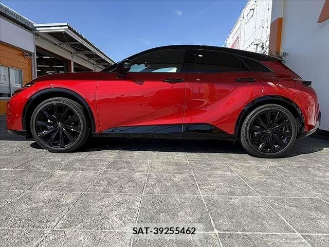 Toyota Crown Sports 2024-11 8658590-11