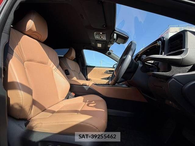 Toyota Crown Sports 2024-11 8658590-15