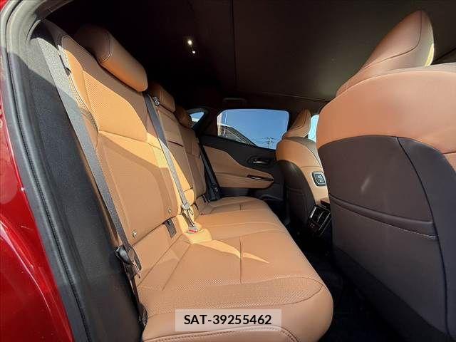 Toyota Crown Sports 2024-11 8658590-17