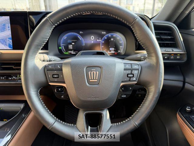 Toyota Crown Sports 2024-02 8666012-12