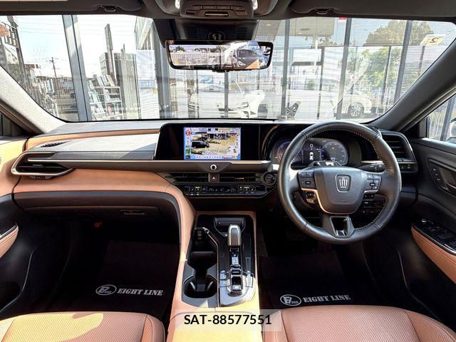 Toyota Crown Sports 2024-02 8666012-17