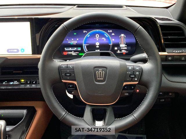 Toyota Crown Sports 2024-11 8658586-10