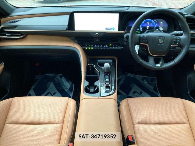 Toyota Crown Sports 2024-11 8658586-1