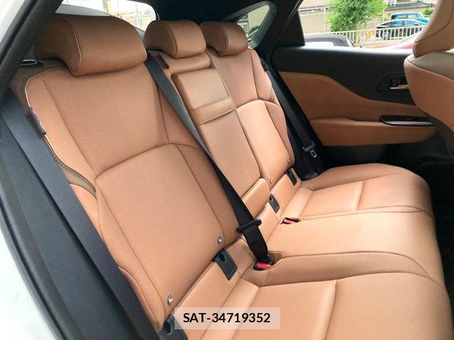 Toyota Crown Sports 2024-11 8658586-8